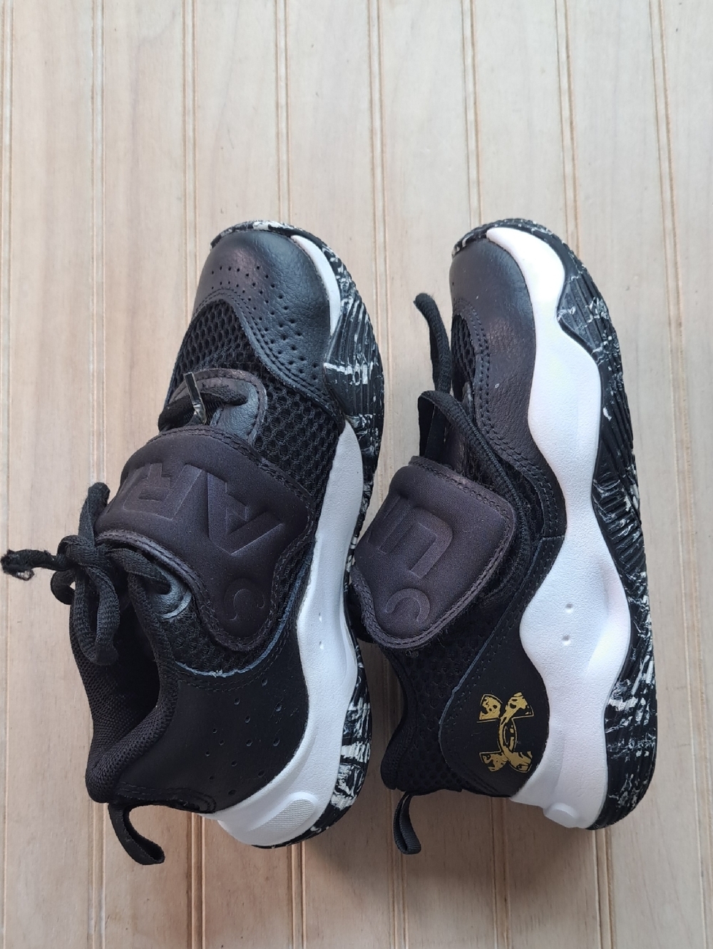 Under Armour Assert 10 AC Black White Hook & Loop Kids Running Shoes